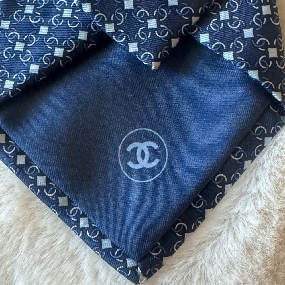 Chanel CC Tie - Authentic - Picture 4 of 4